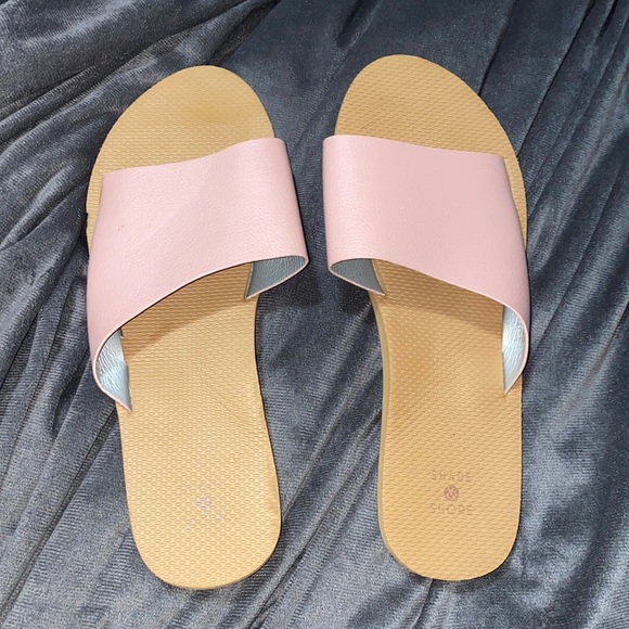 🎀Pink slip on sandals! - Picture 2 of 3